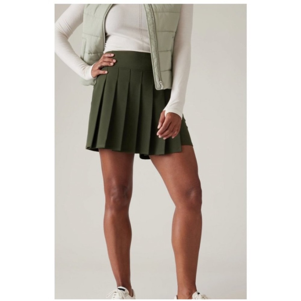 NWT Athleta olive Endless Pleated Skort size 4